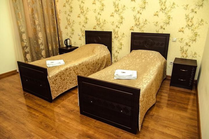 Room 6 of 38