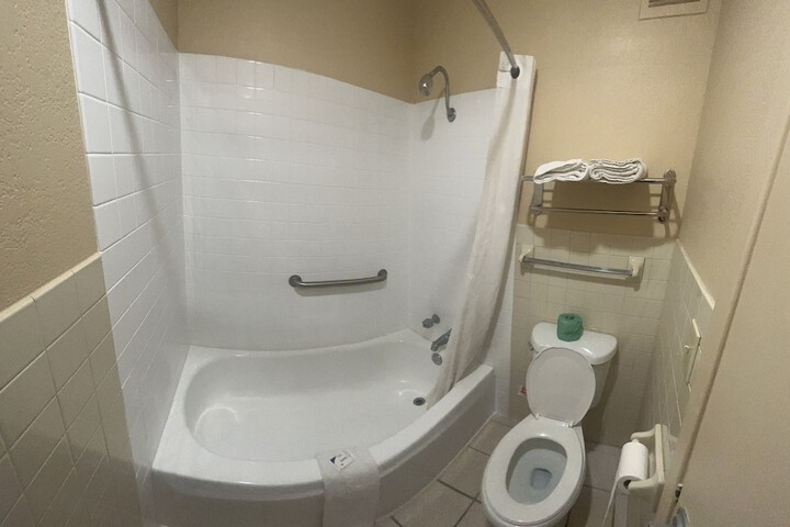 Room 26 of 33