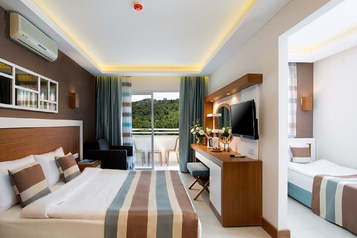 Room 4 of 20