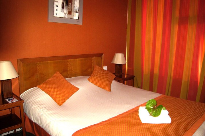 Room 5 of 38