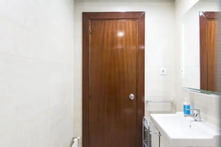 Room 8 of 16