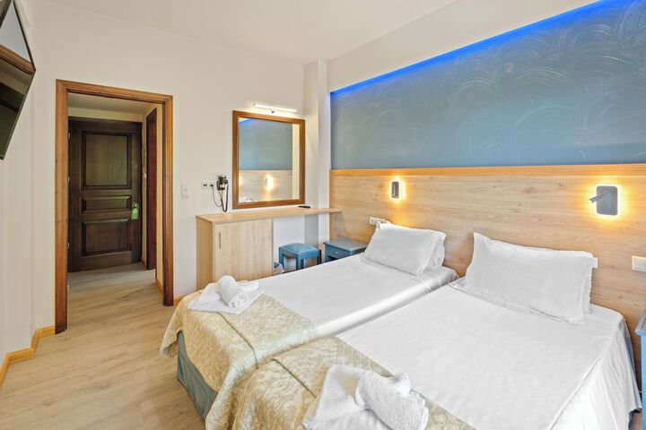 Room 21 of 73