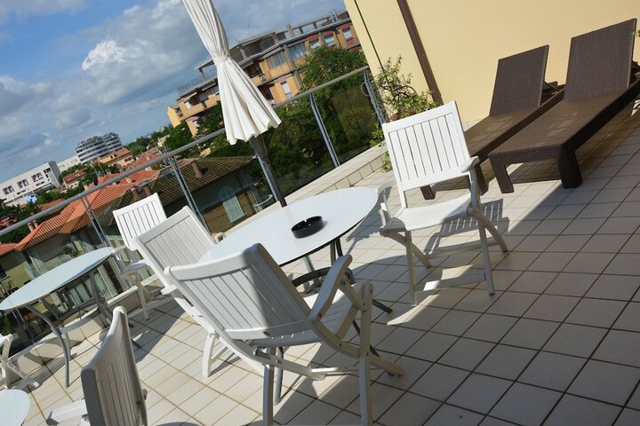 Terrace/Patio 14 of 16