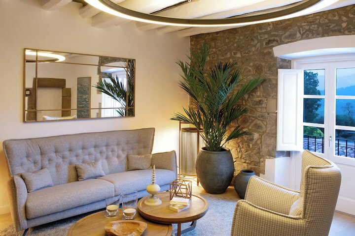 Hotel Interior 4 of 79