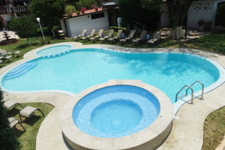 Pool 43 of 46