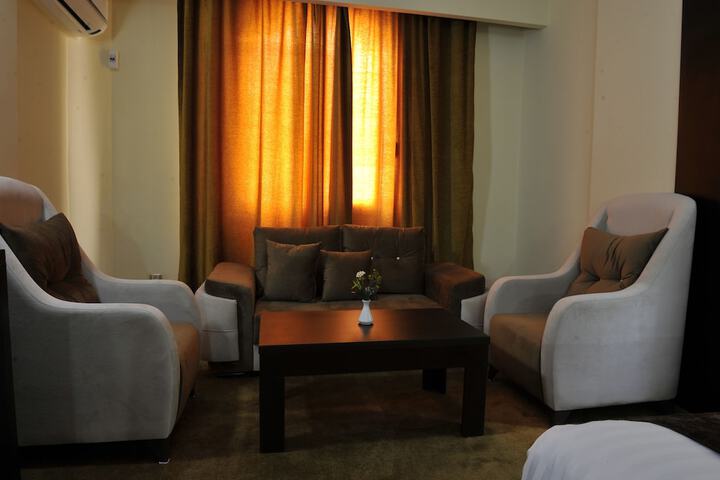 Room 17 of 38