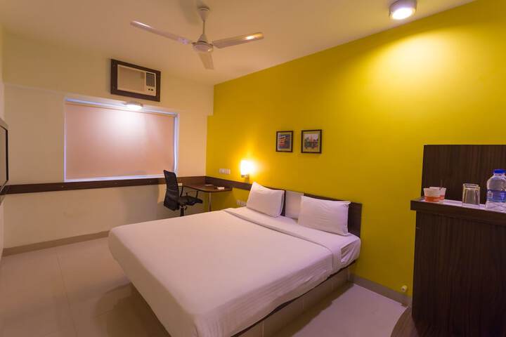 Room 15 of 48