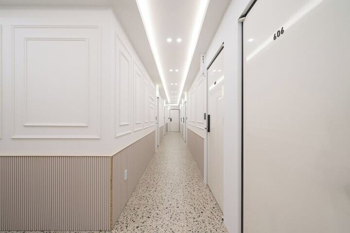 Ballroom/Hall 39 of 43