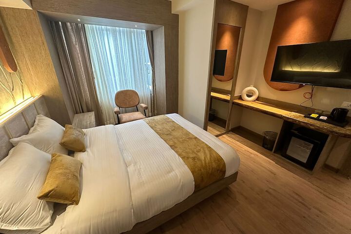 Room 4 of 69