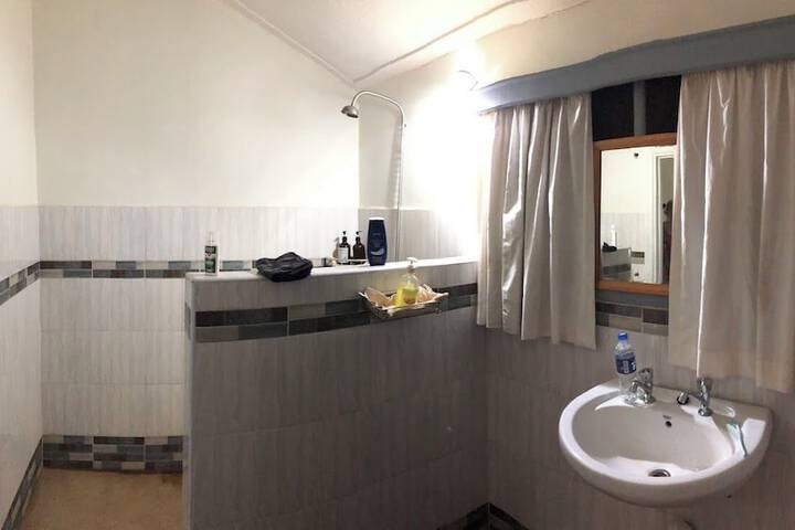 Room 10 of 25
