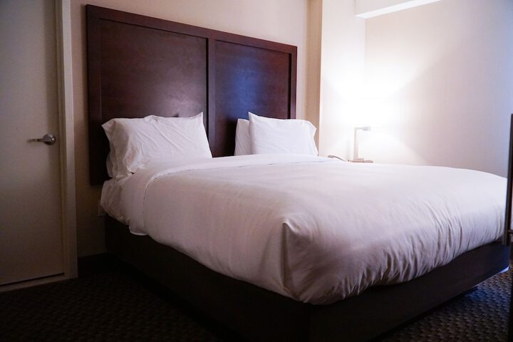 Classic Queen Bed (7 of 10)