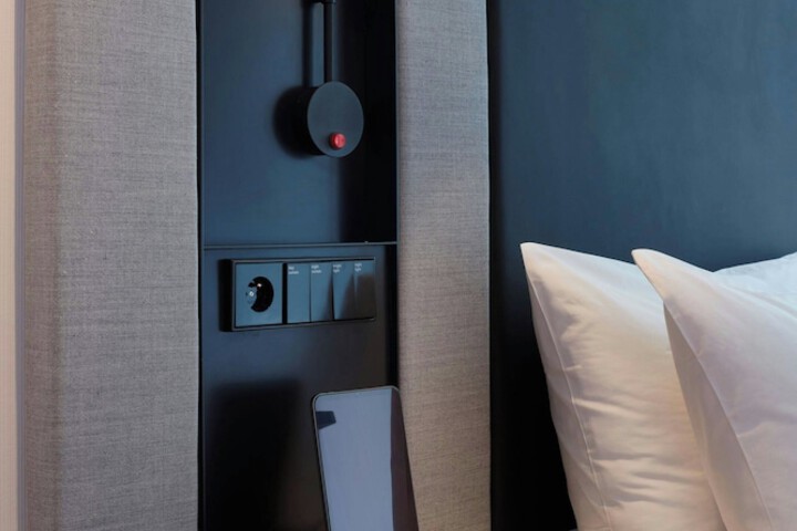 Room 25 of 59