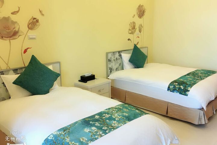 Room 10 of 40