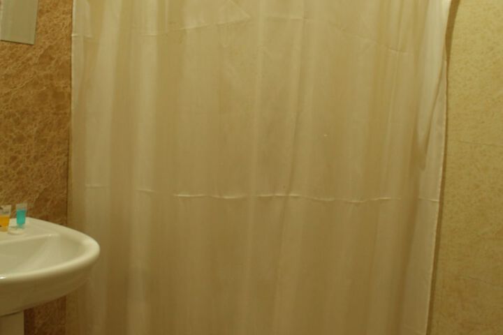 Room 18 of 37
