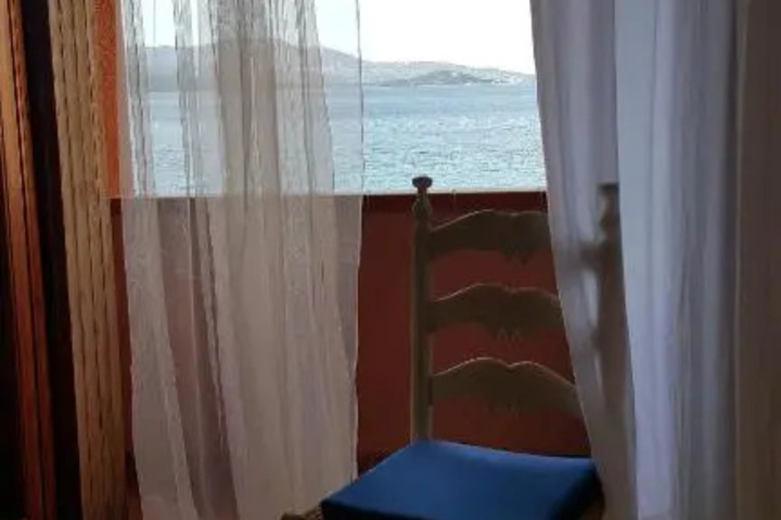 Room 5 of 11