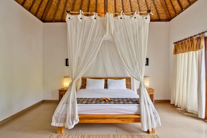 Room 4 of 35