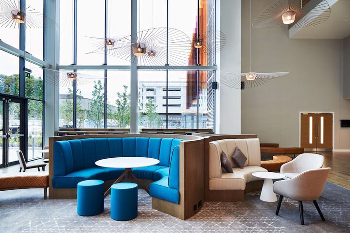 Lounge 68 of 88