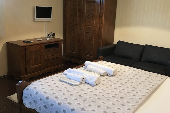 Room 5 of 28