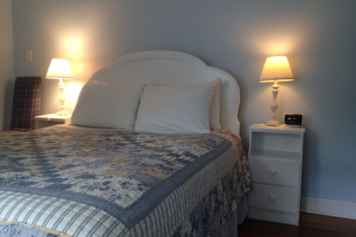 Room 2 of 38