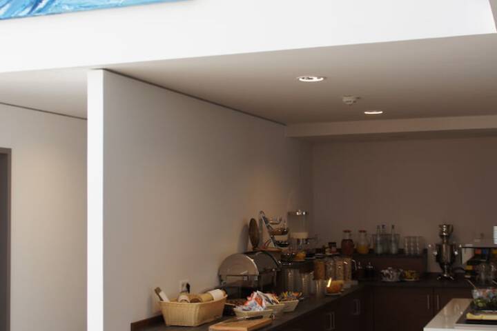 Breakfast/Coffee Service 17 of 31
