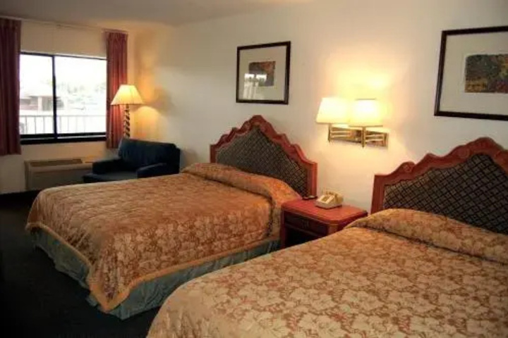 Room 3 of 10
