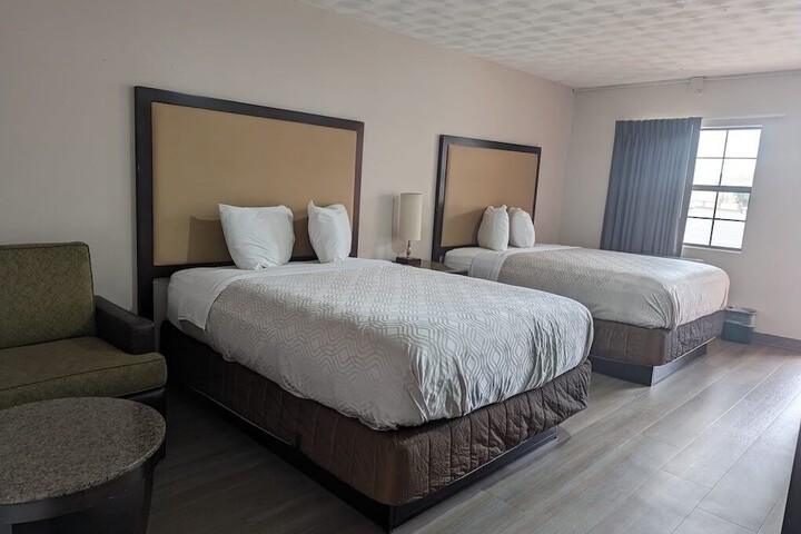 Standard Room, King or Two Doubles (1 of 3)