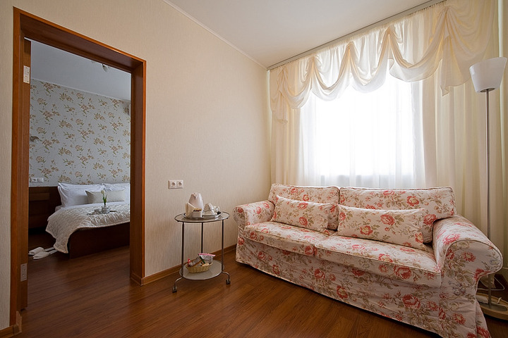Room 3 of 7