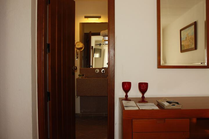 Room 12 of 62