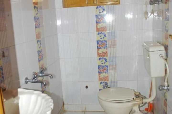 Room 34 of 61