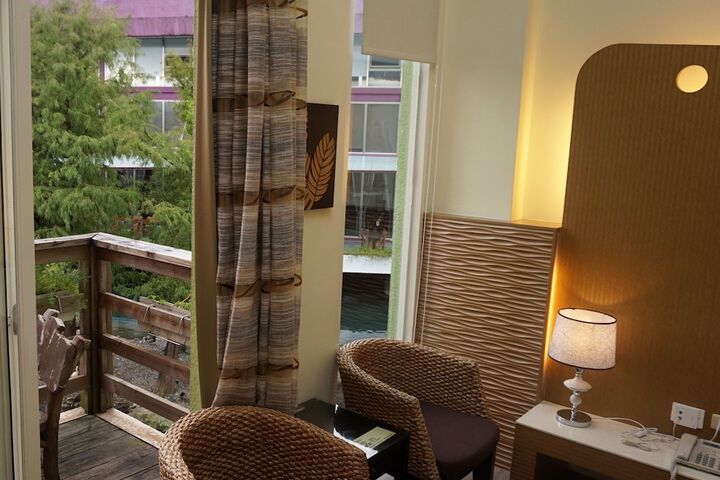 Room 46 of 185