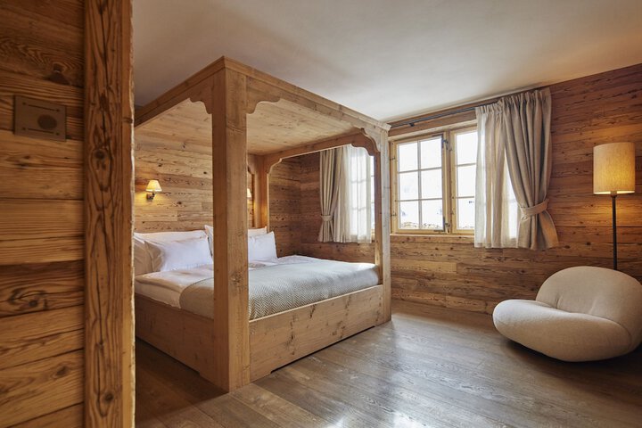 Room 11 of 27