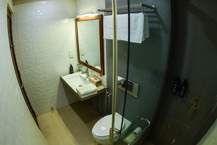 Room 118 of 171