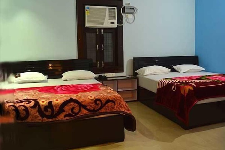 Room 9 of 26