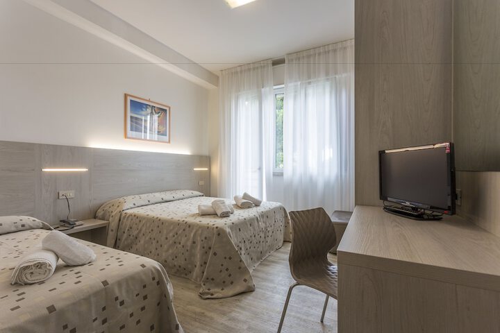 Room 4 of 49