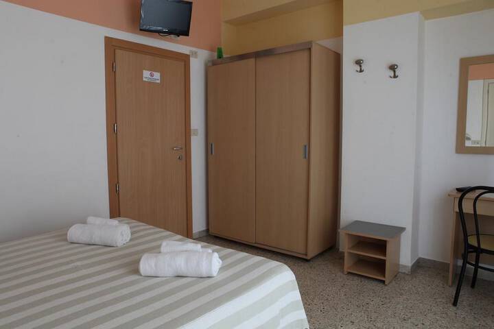 Room 18 of 40