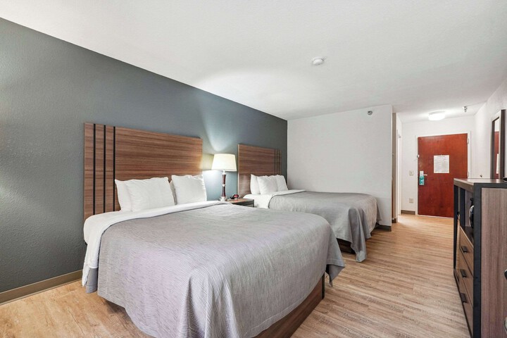 2 Queen Beds (9 of 9)