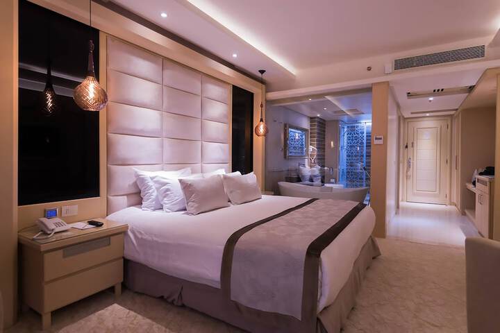 Room 35 of 120