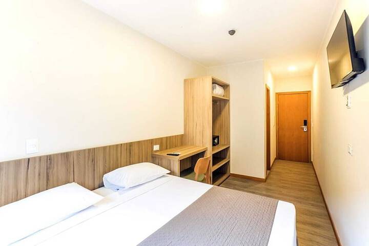 Room 4 of 34