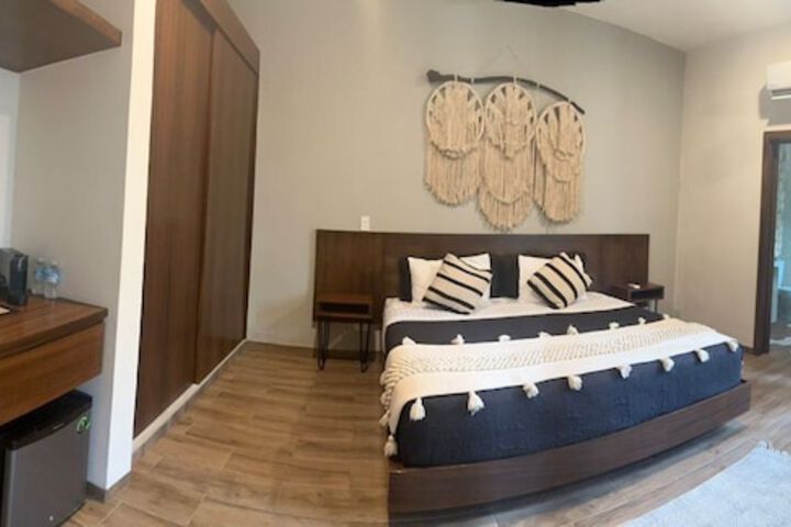 Room 27 of 111