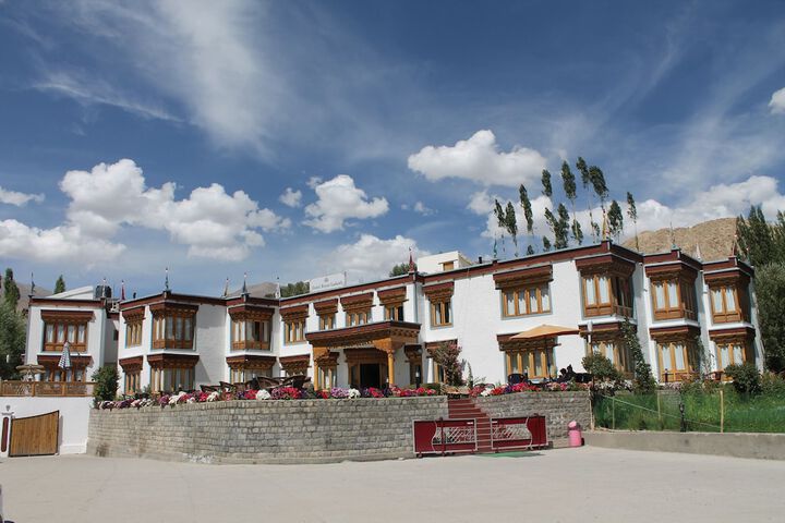 Hotel Exterior 41 of 45