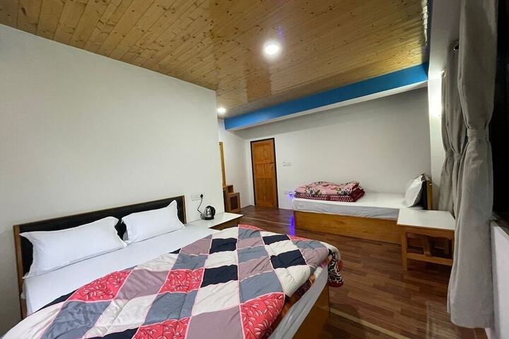 Room 3 of 12