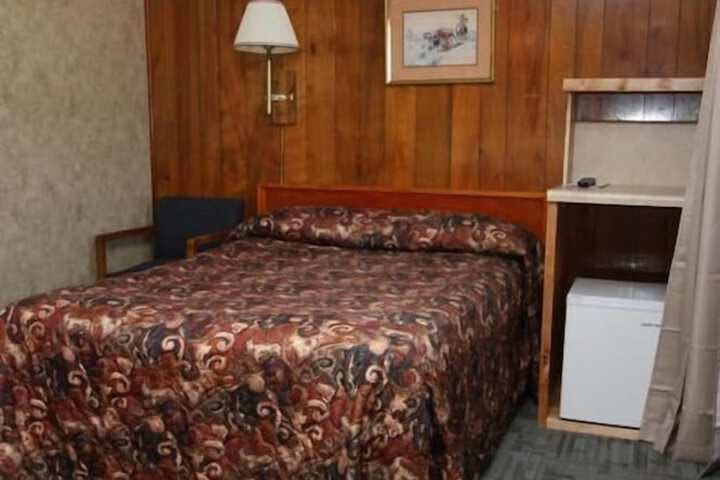 Room 16 of 44