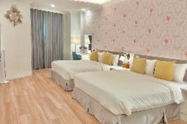 Room 5 of 28