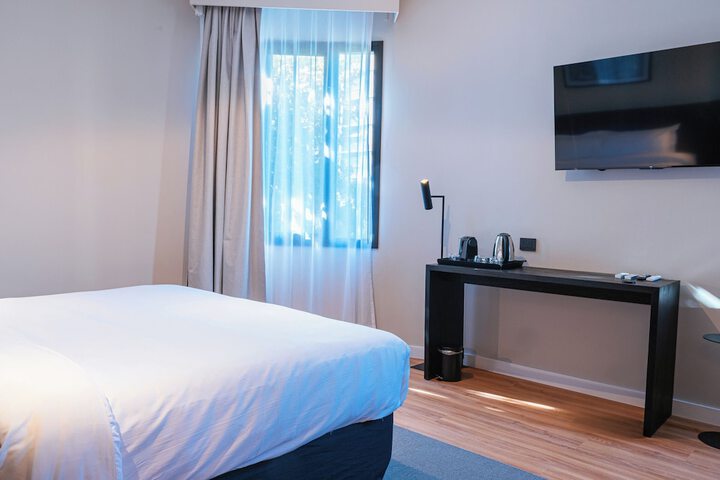 Room 21 of 33