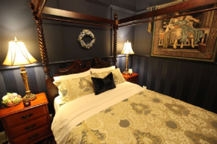 Room 35 of 108