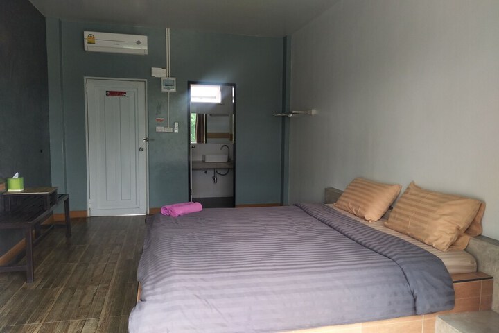 Room 8 of 24