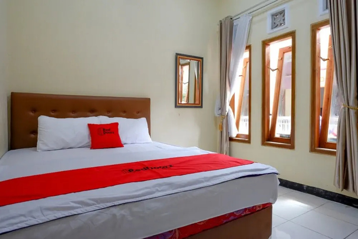 Tanah Mas Persada Hotel