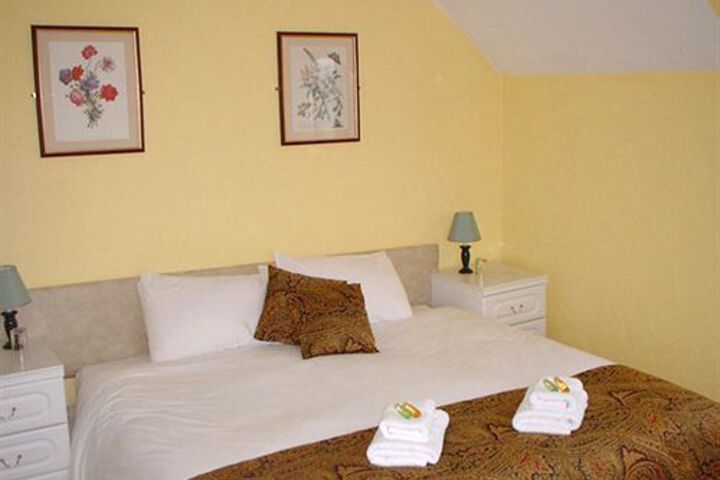 FAIRWAY LODGE
