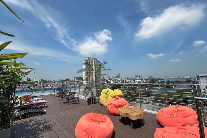 Luxe Paradise Premium Hotel