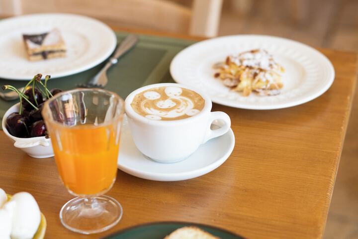 Breakfast/Coffee Service 69 of 83
